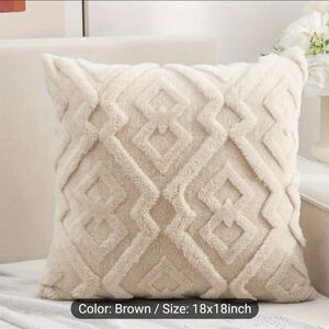 Geometric Patterned Cream Pillow